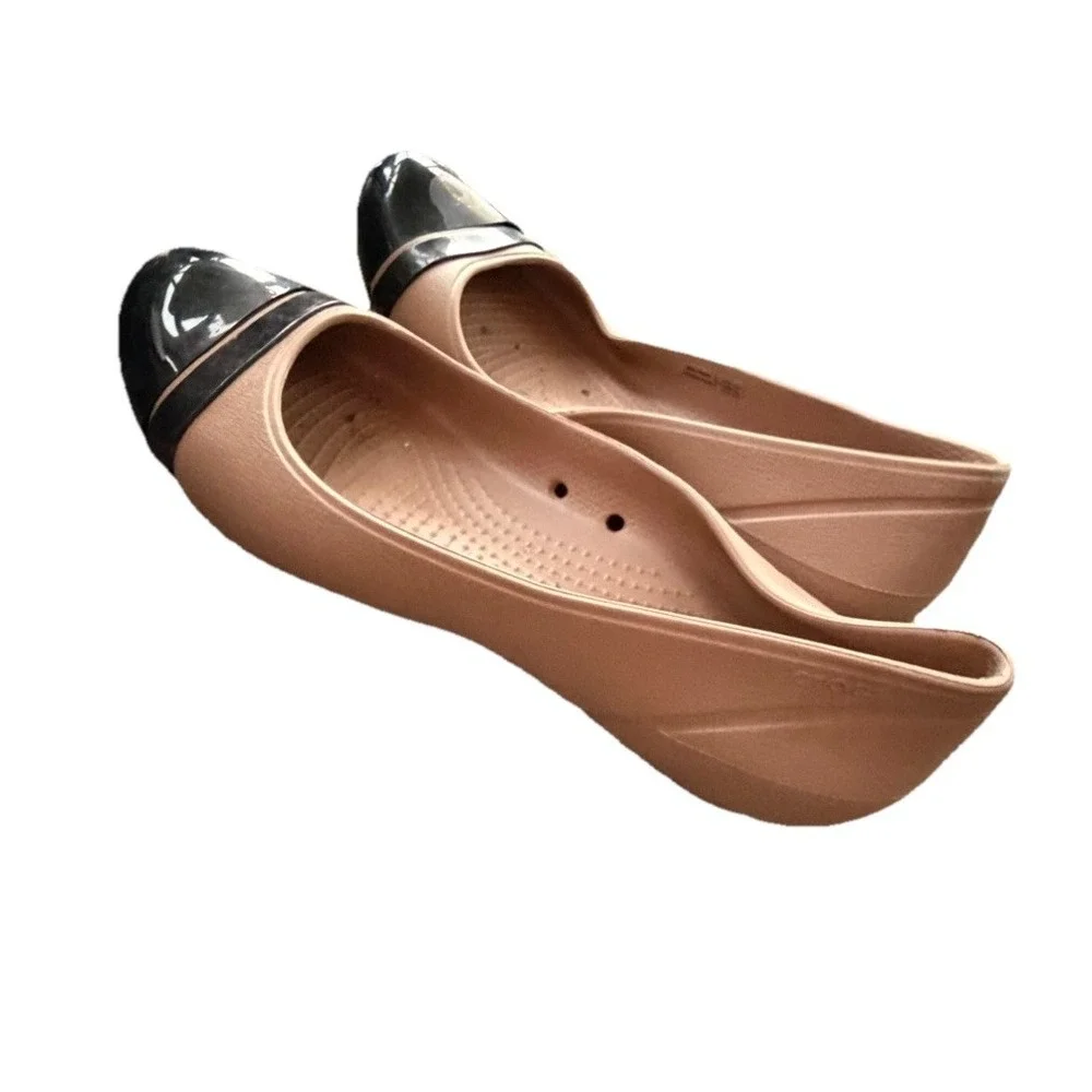 Crocs Cap Toe Ballet Flats Women 7 Tan Black Patent Slip On Comfort Shoes